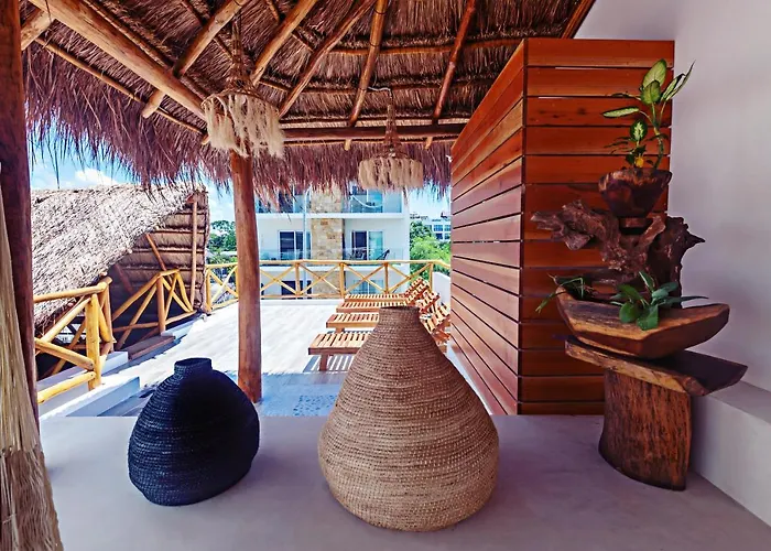 Verandah Apartment *